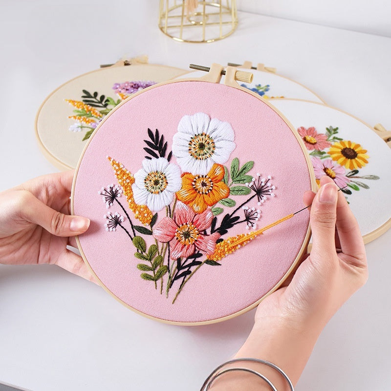 Holiday Embroidery DIY Set Embroidery Kit For Beginner - Creative Handmade Gift with Hoop, Thread & Felt