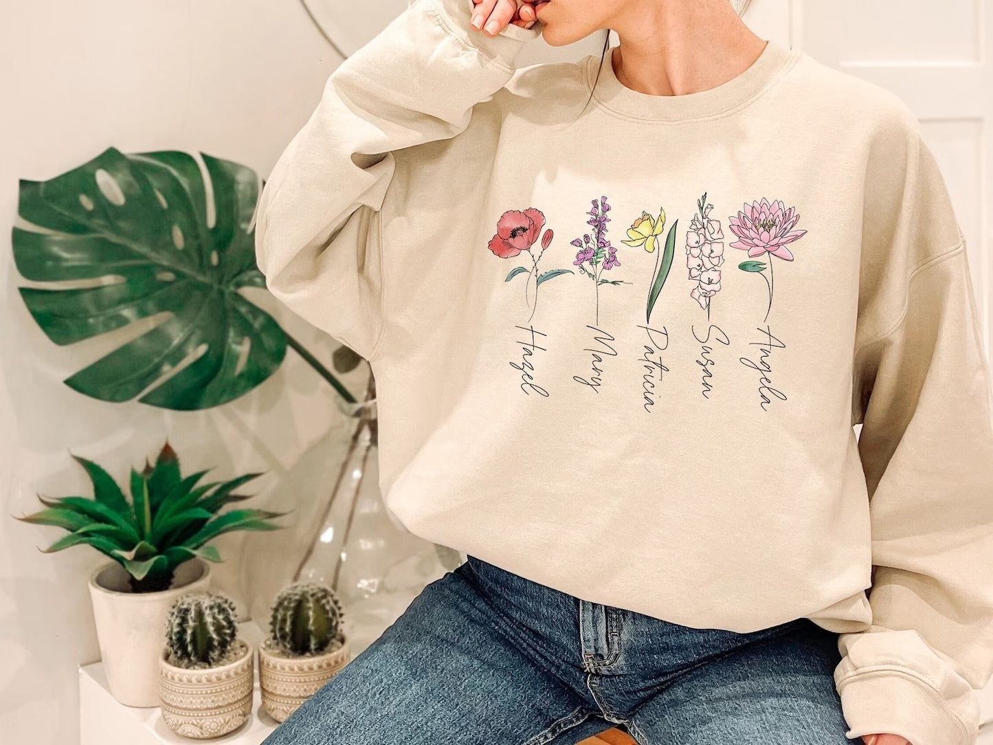 Birth Flower Printed Sweatshirt – Personalized for Any Special Woman