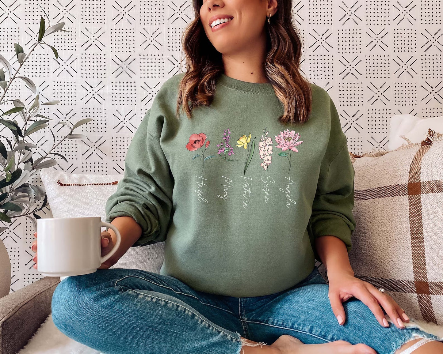 Birth Flower Printed Sweatshirt – Personalized for Any Special Woman