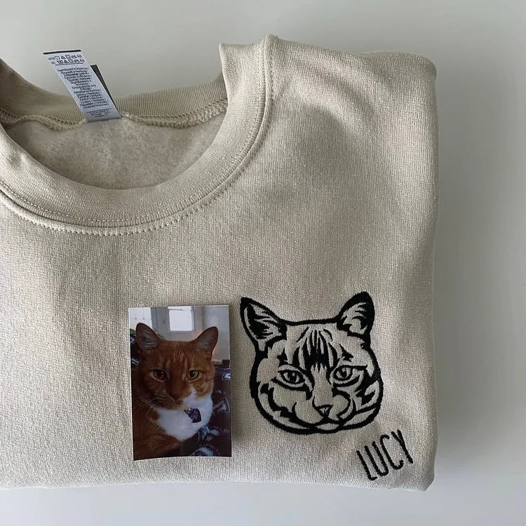 Custom Pet Portrait Sweatshirt – Unique Embroidered Hoodie & T-Shirt