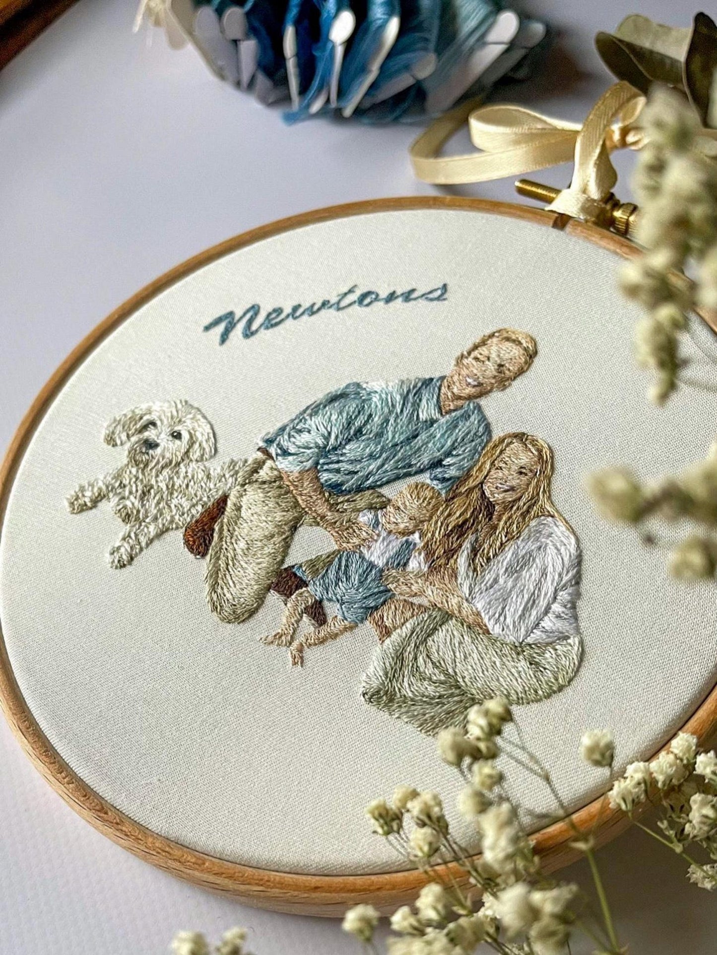 Custom embroidery family and dog hoop, family embroidery design, pet embroidery, custom dog portrait, family gift, hand embroidery portrait