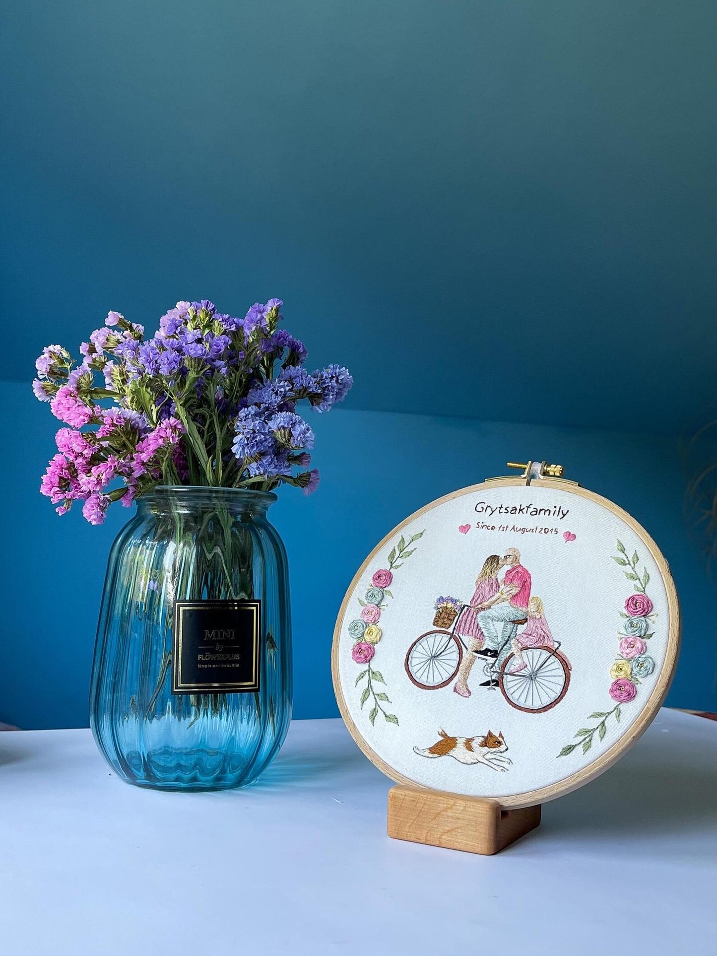 Family embroidery portrait hoop, couple portrait embroidery, people embroidered design, couple anniversary gift, family gift