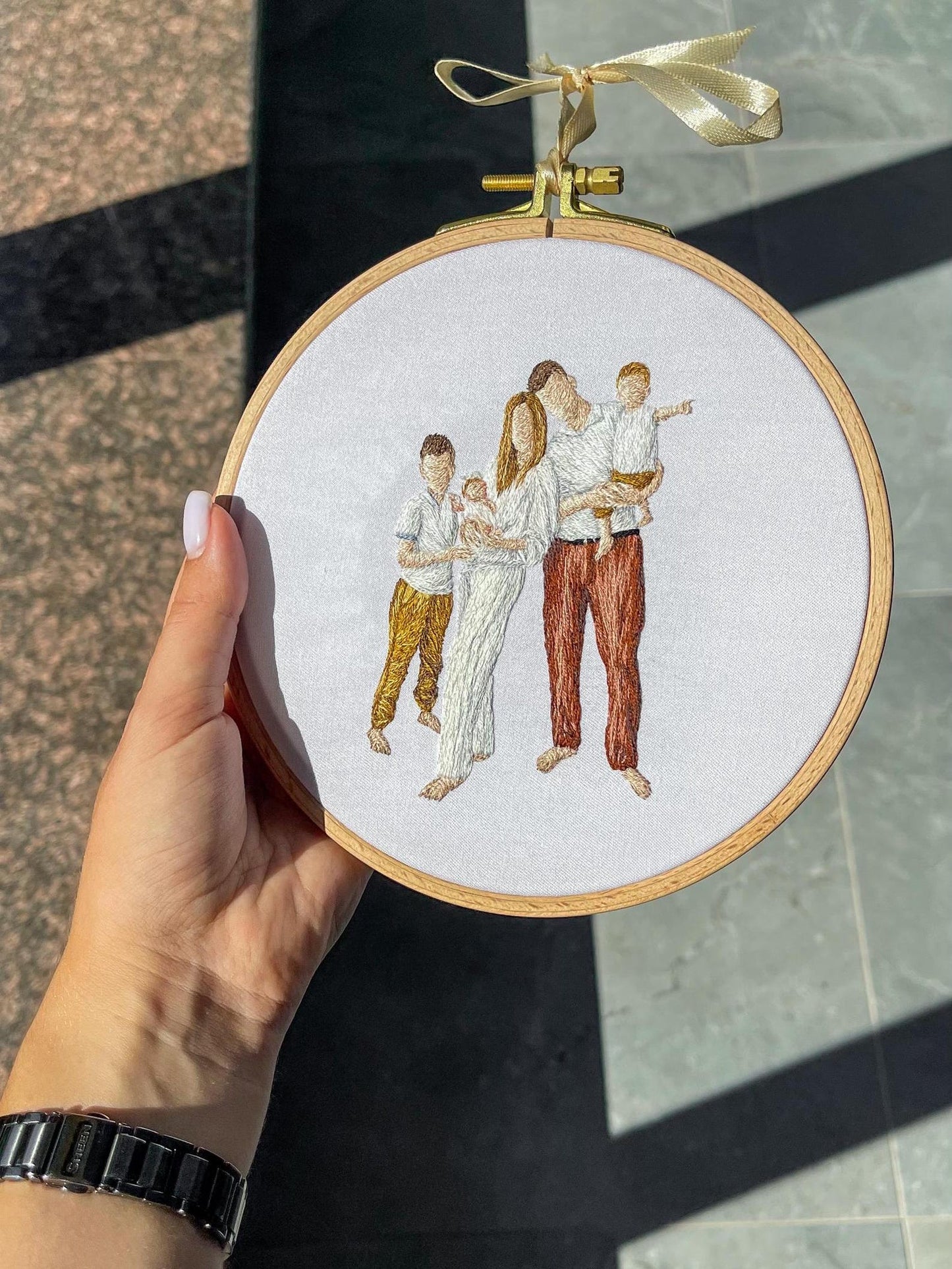 Family portrait embroidered, custom embroidery hoop, embroidered photo, people embroidery design, family embroidered gift