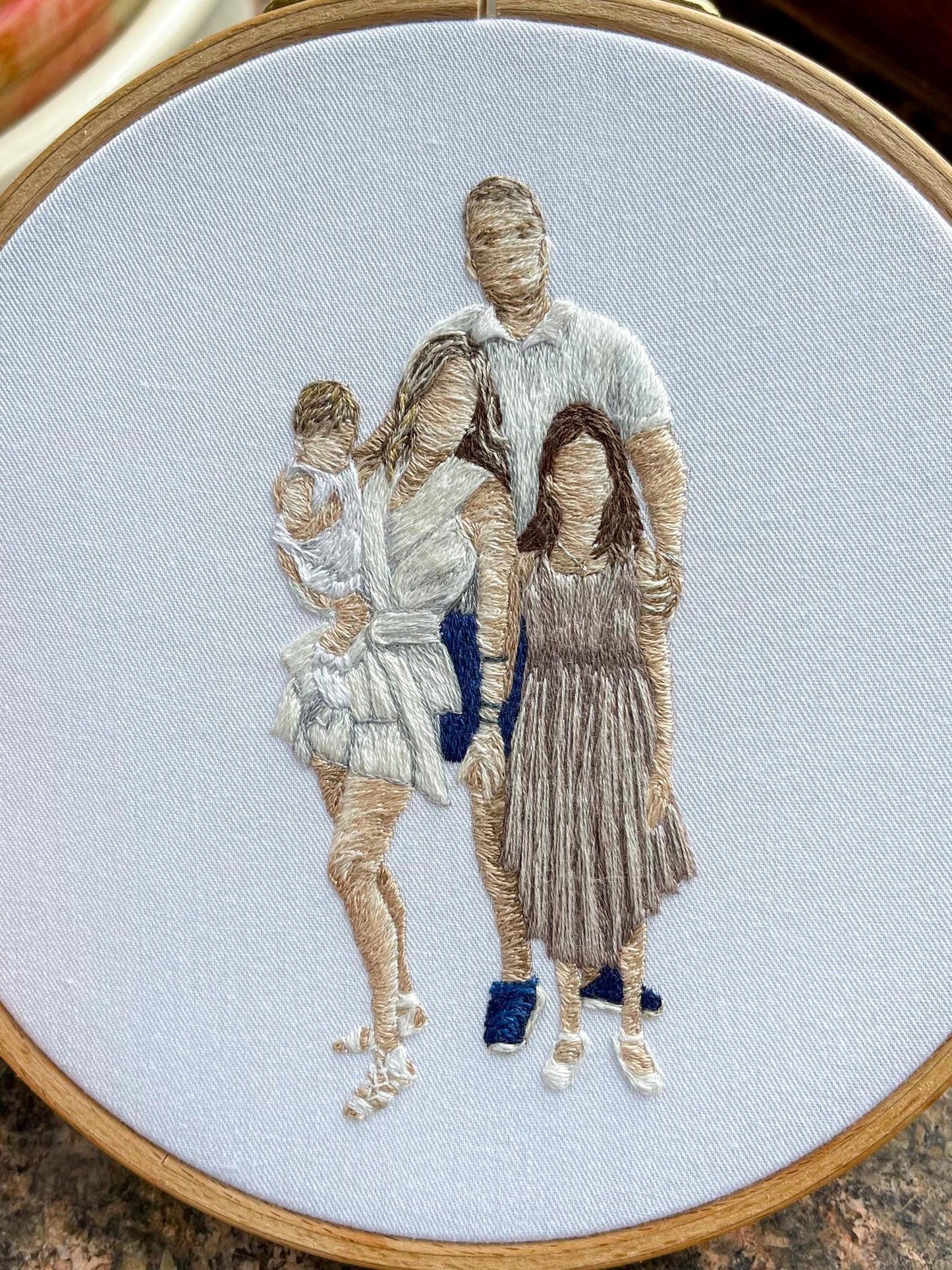 People embroidered portrait hoop, family embroidered gift, embroidery hoop art, family embroidery design, hand embroidery portrait