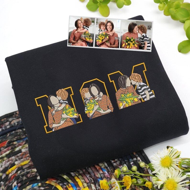 Best Mom Ever Custom Portrait Sweatshirt – Photo Sketch Embroidery Gift