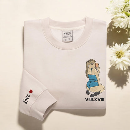 Personalized Heart Embroidery Hoodie - Romantic and Thoughtful Gift for Him/Her