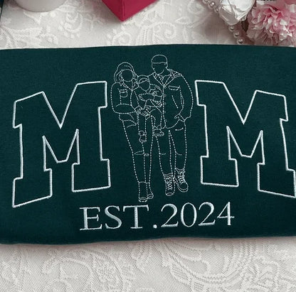 Personalized Family Sweatshirt – Custom Portrait with Names for Mom & Dad