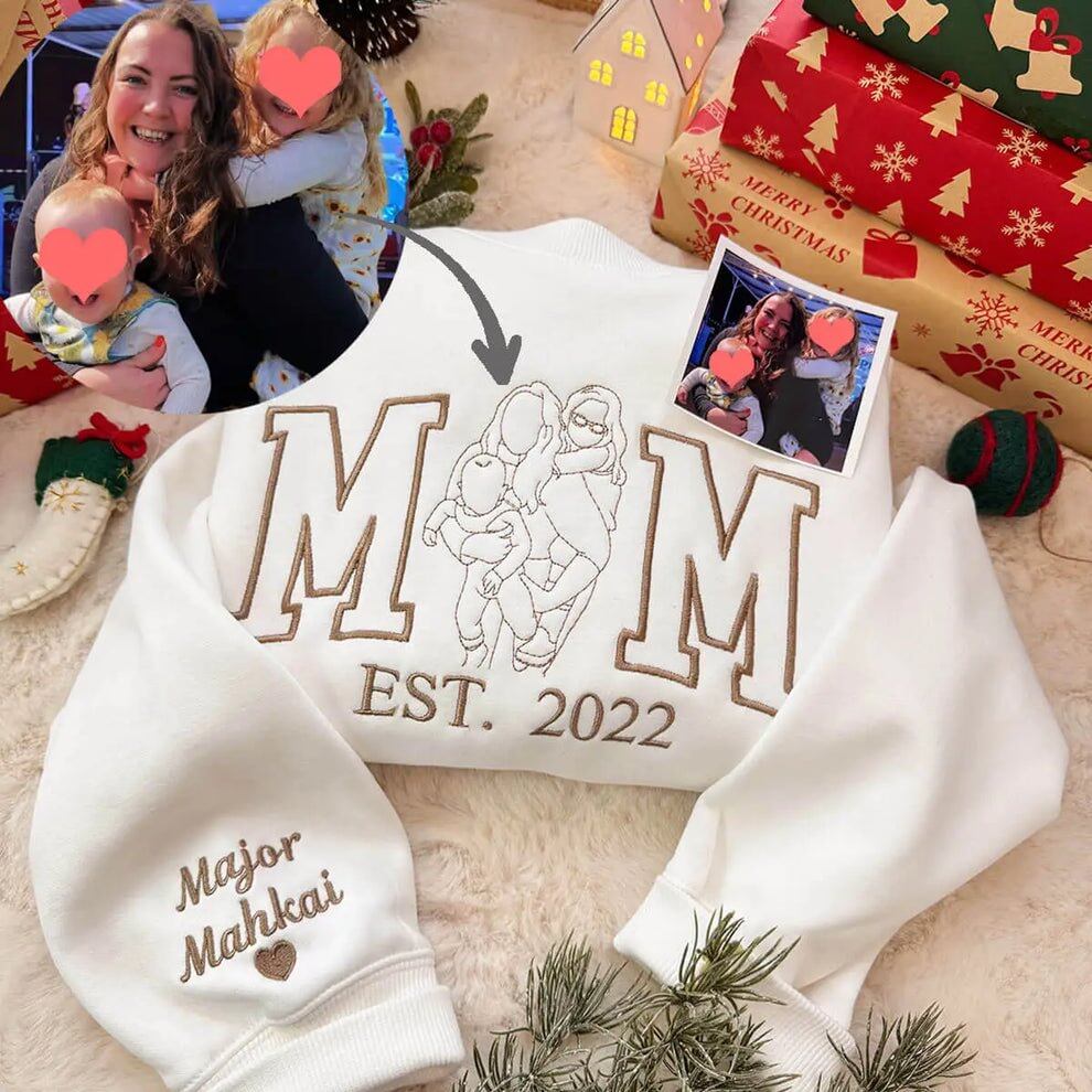 Personalized Family Sweatshirt – Custom Portrait with Names for Mom & Dad