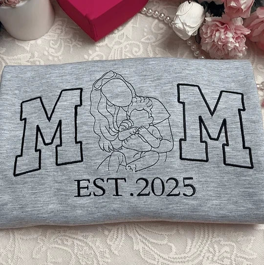 Personalized Family Sweatshirt – Custom Portrait with Names for Mom & Dad