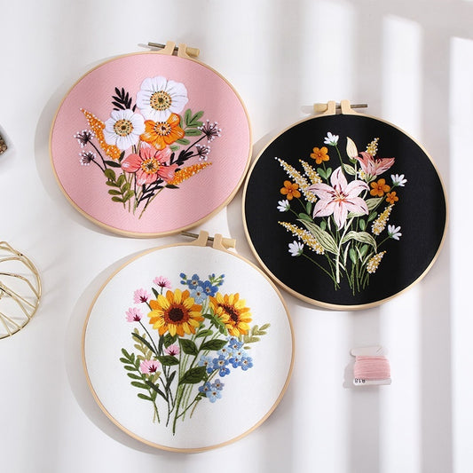 Holiday Embroidery DIY Set Embroidery Kit For Beginner - Creative Handmade Gift with Hoop, Thread & Felt
