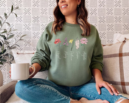 Birth Flower Printed Sweatshirt – Personalized for Any Special Woman