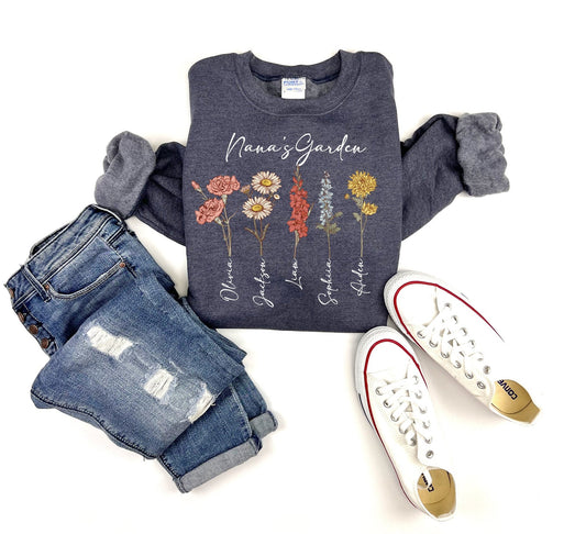Elegant Custom Birth Flower Sweatshirt – Ideal for Mother's Day or Birthday