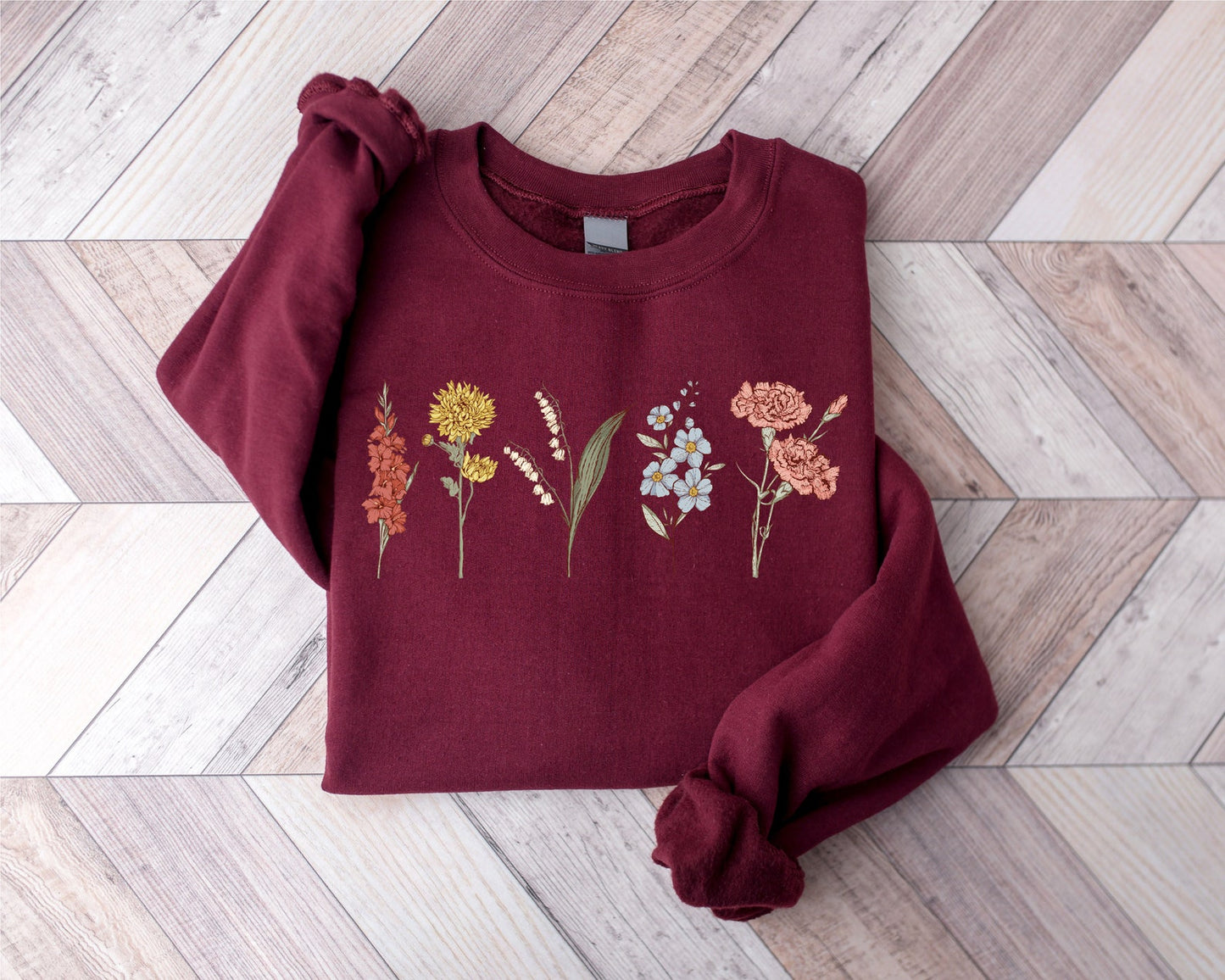Custom Birth Flower Sweatshirt with Name – Personalized Floral Gift for Her
