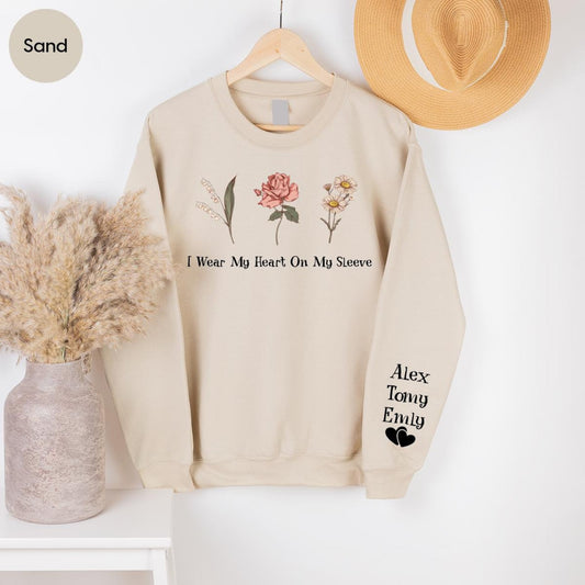 Floral Name Sweatshirt – Customizable with Birth Month Flowers & Names