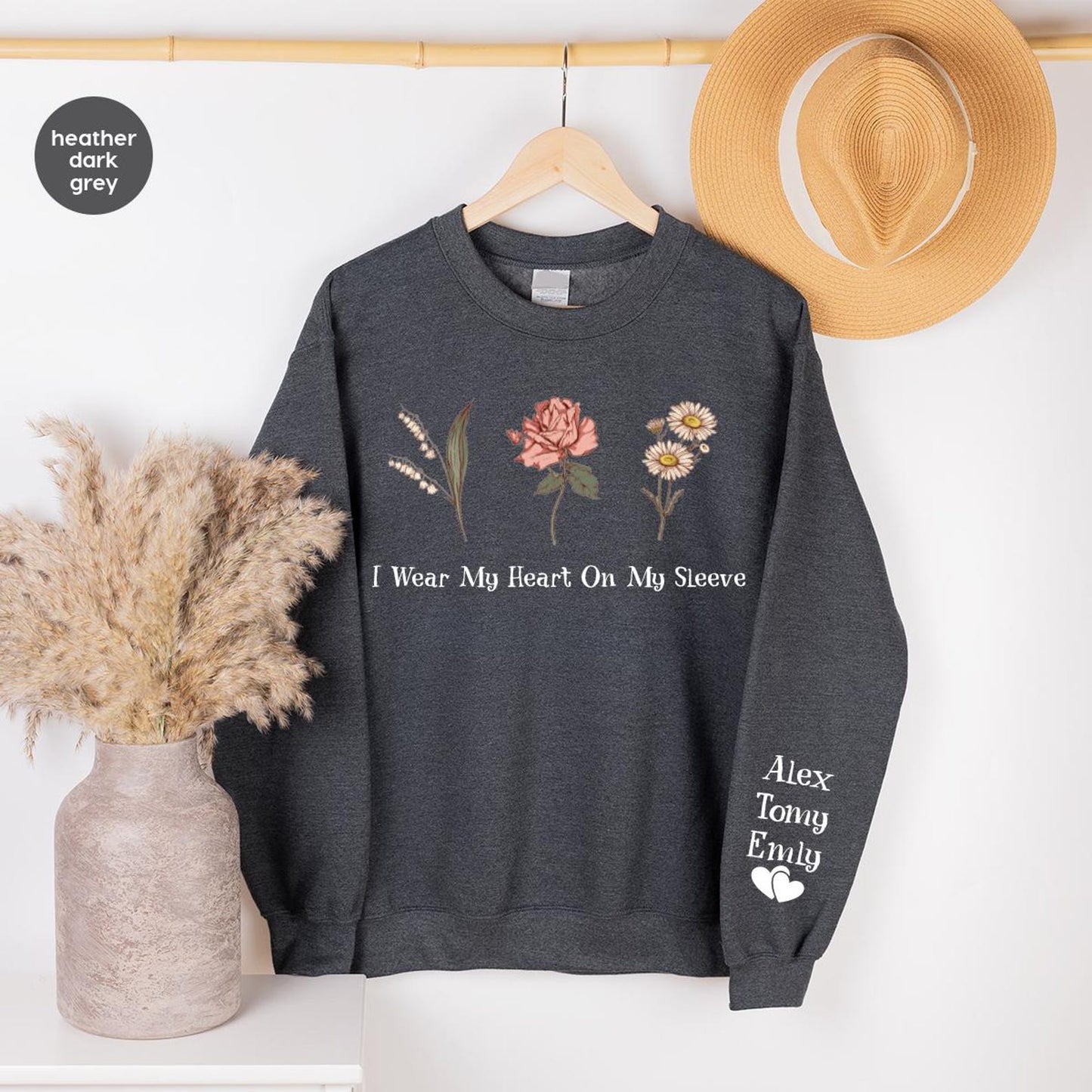 Floral Name Sweatshirt – Customizable with Birth Month Flowers & Names