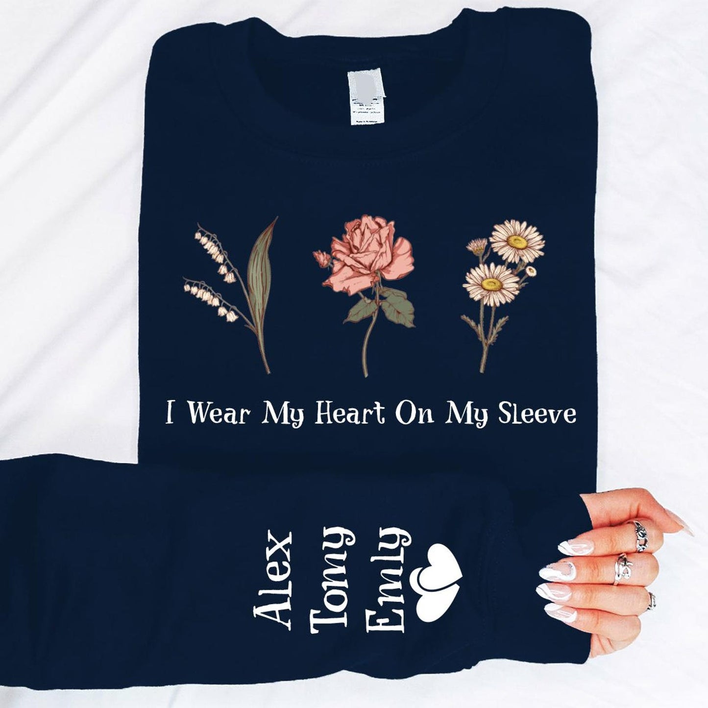 Floral Name Sweatshirt – Customizable with Birth Month Flowers & Names