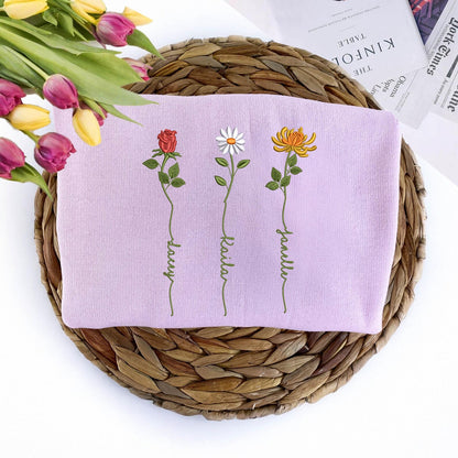 Custom Family Birth Flower Sweatshirt – Thoughtful Gift for Mom or Nana