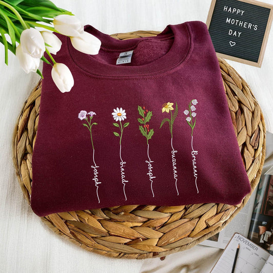 Custom Family Birth Flower Sweatshirt – Thoughtful Gift for Mom or Nana