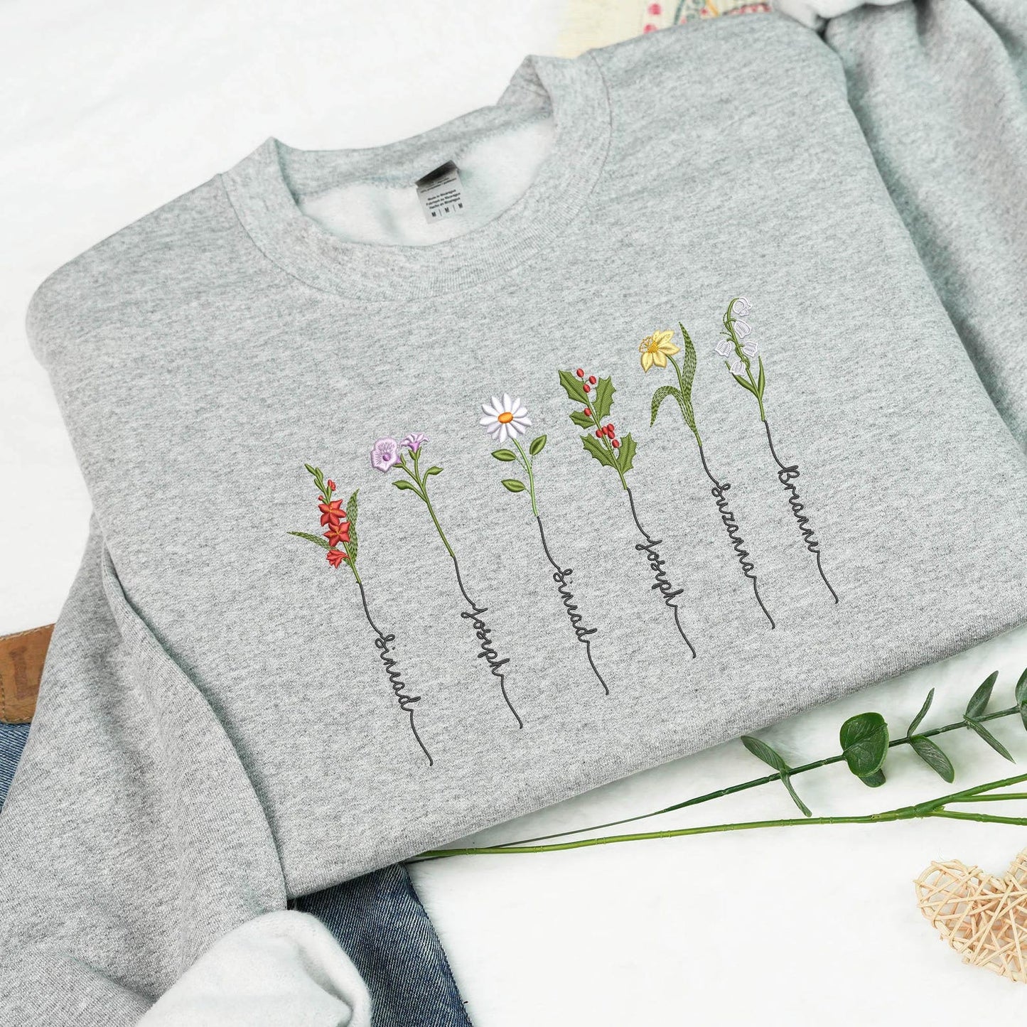 Custom Family Birth Flower Sweatshirt – Thoughtful Gift for Mom or Nana